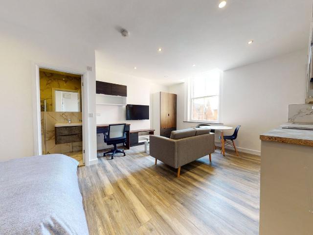 Studio for rent in Woodhouse, West Yorkshire