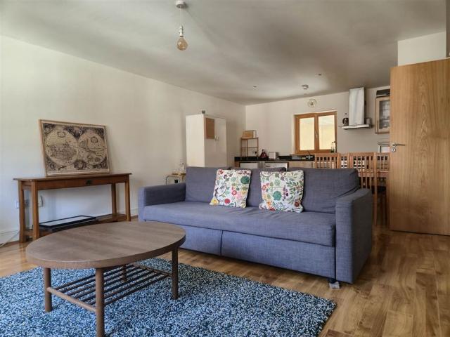 Apartment to rent in Bluebell, North Tipperary
