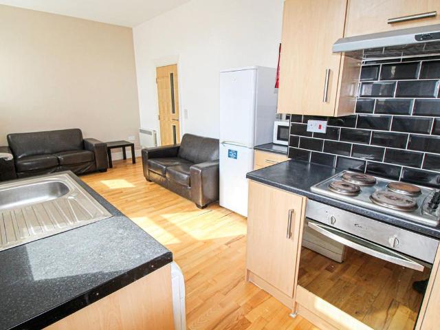 Apartment for rent in Woodhouse, West Yorkshire