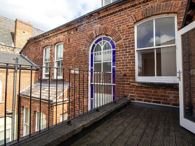 Apartment for rent in Hyde Park, West Yorkshire