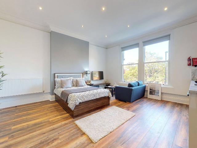 Studio for rent in Woodhouse, West Yorkshire