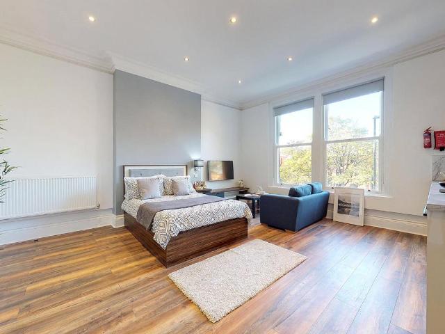 Apartment for rent in Woodhouse, West Yorkshire