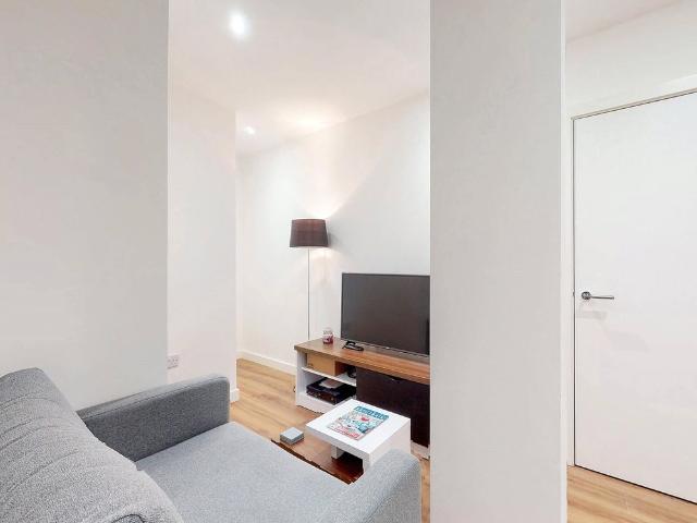 Studio for rent in St George's Quarter / Cultural Quarter, Calderstones