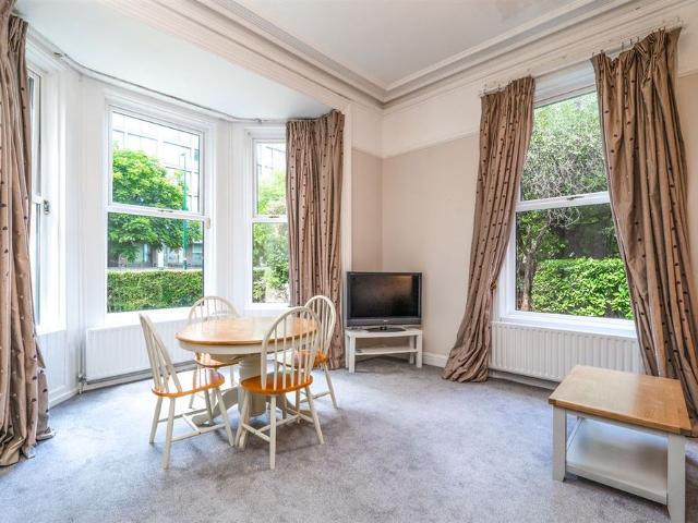 Apartment to rent in Bluebell, North Tipperary