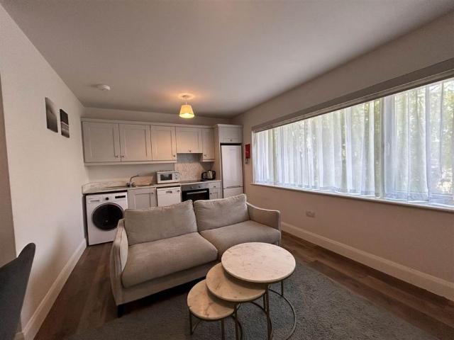 Apartment to rent in Bluebell, North Tipperary