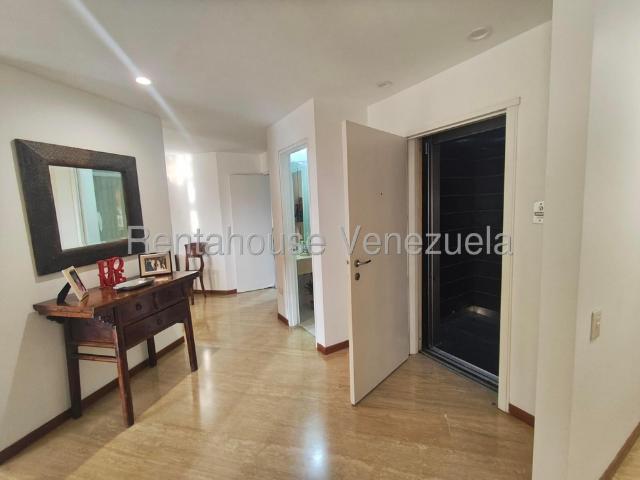 Apartamento en alquiler en Los Naranjos, Caracas