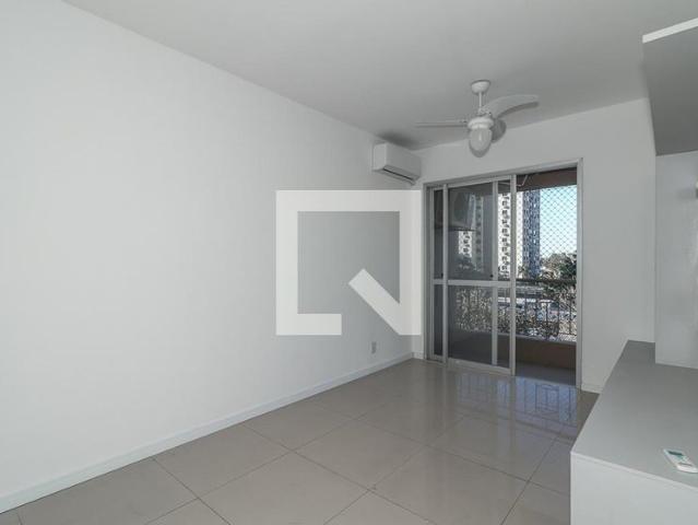 Apartamento aluguel em Região Geográfica Imediata de Porto Alegre, Região Metropolitana de Porto Alegre