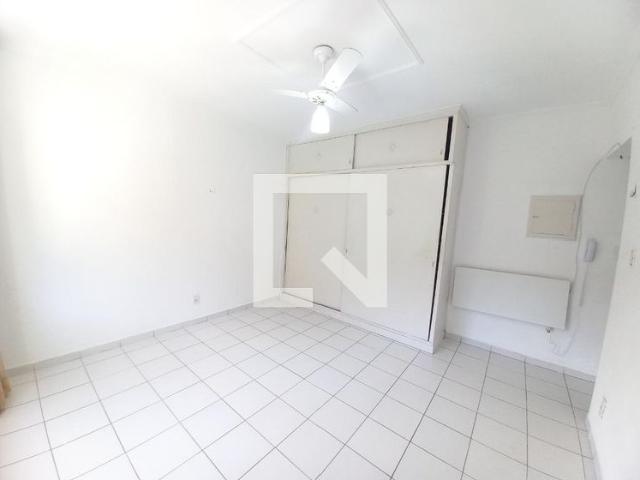 Apartamento aluguel em Região Imediata de Santos, Região Metropolitana da Baixada Santista