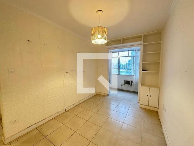 Apartamento aluguel em Região Imediata de Santos, Região Metropolitana da Baixada Santista