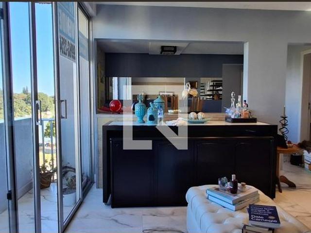 Apartamento aluguel em Região Geográfica Imediata de Florianópolis, Desterro