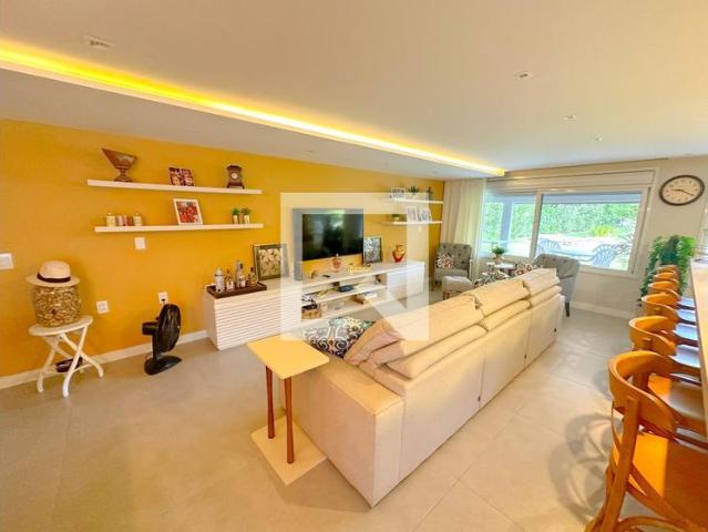 Apartamento aluguel em Região Geográfica Imediata de Florianópolis, Desterro