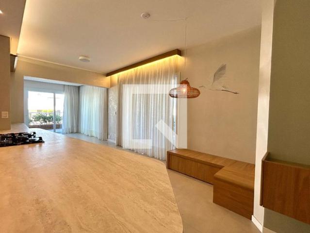 Apartamento aluguel em Região Geográfica Imediata de Florianópolis, Desterro