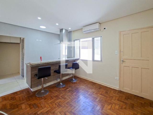 Apartamento aluguel em Região Imediata de Santos, Região Metropolitana da Baixada Santista