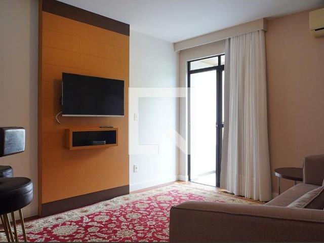 Apartamento aluguel em Região Geográfica Imediata de Florianópolis, Desterro