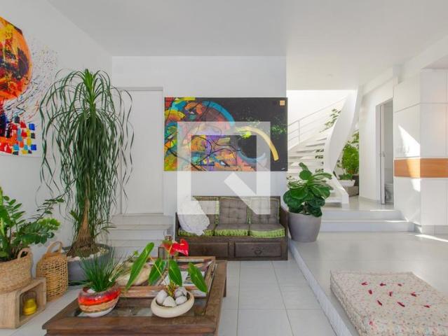 Apartamento aluguel em Região Geográfica Imediata de Florianópolis, Desterro