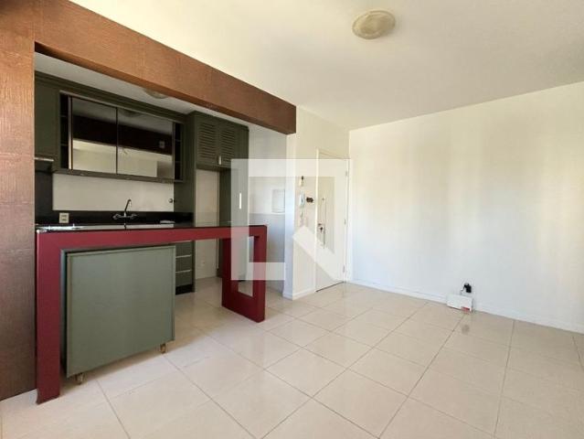 Apartamento aluguel em Região Geográfica Imediata de Florianópolis, Desterro