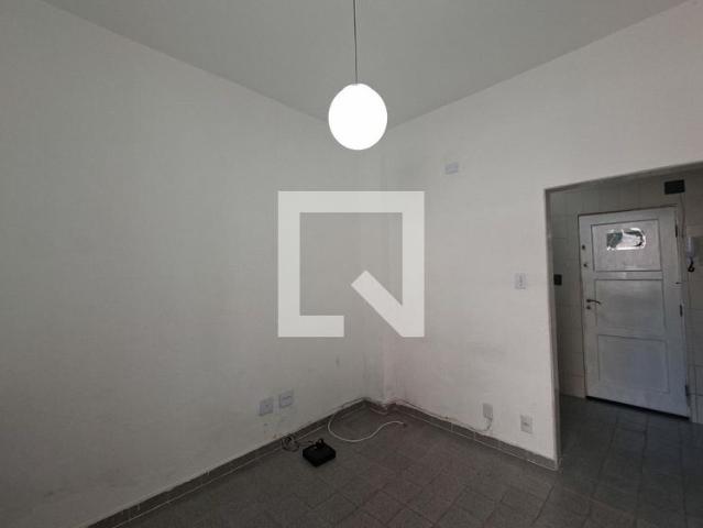 Apartamento aluguel em Região Imediata de Santos, Região Metropolitana da Baixada Santista