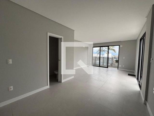 Apartamento aluguel em Região Geográfica Imediata de Florianópolis, Desterro