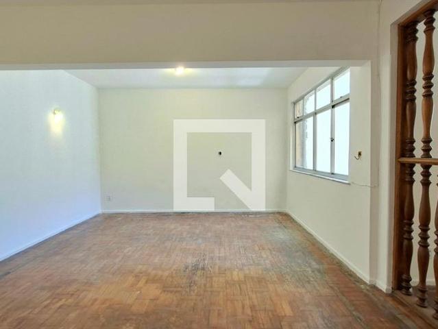 Apartamento aluguel em Região Geográfica Imediata de Salvador, Região Metropolitana de Salvador
