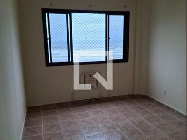 Apartamento aluguel em Região Imediata de Santos, Região Metropolitana da Baixada Santista