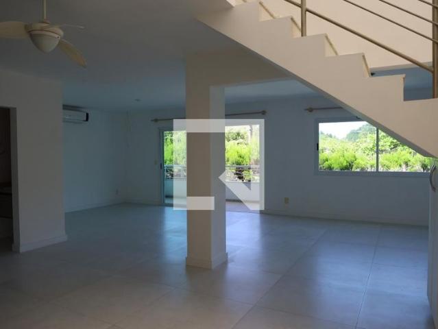 Apartamento aluguel em Região Geográfica Imediata de Florianópolis, Desterro
