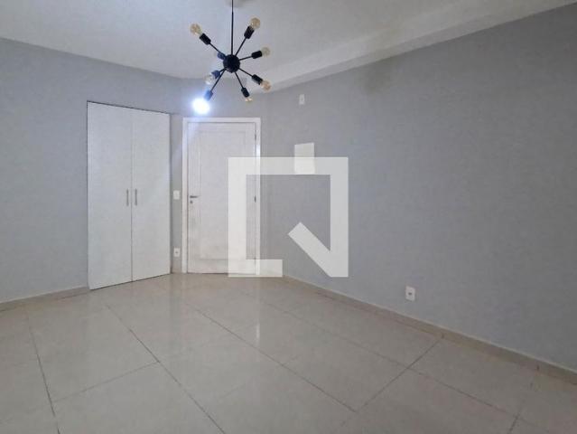 Apartamento aluguel em Região Imediata de Santos, Região Metropolitana da Baixada Santista