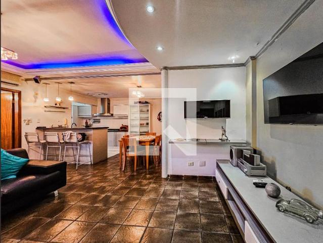 Apartamento aluguel em Região Imediata de Santos, Região Metropolitana da Baixada Santista
