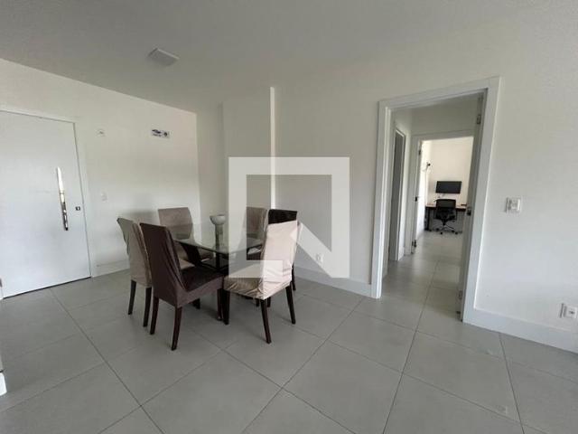 Apartamento aluguel em Região Geográfica Imediata de Florianópolis, Palhoça