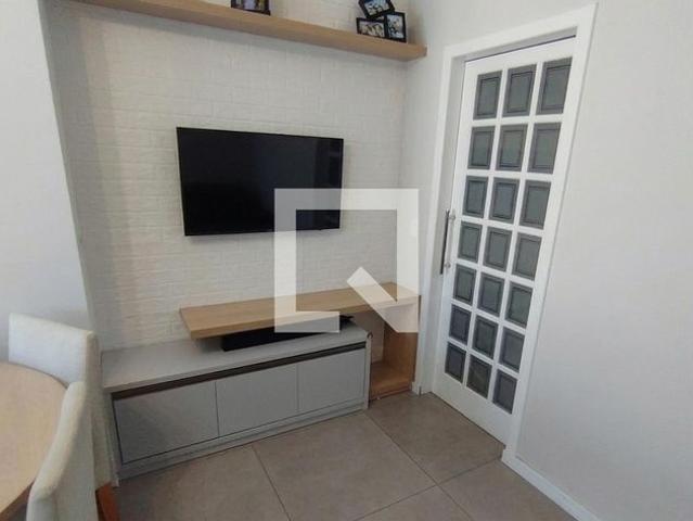 Apartamento aluguel em Carianos, Florianópolis