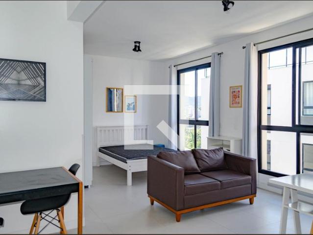 Apartamento aluguel em Carvoeira, Desterro