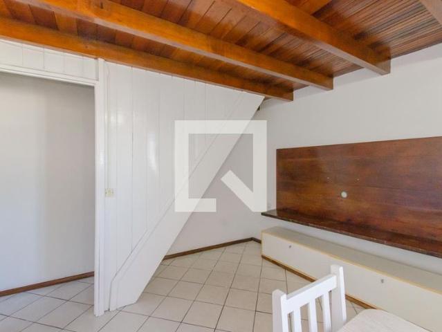 Apartamento aluguel em Região Geográfica Imediata de Florianópolis, Desterro