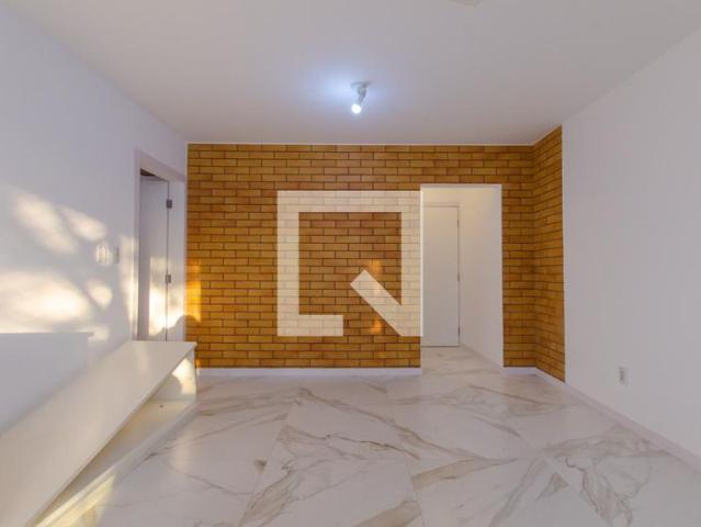 Apartamento aluguel em Região Geográfica Imediata de Florianópolis, Desterro