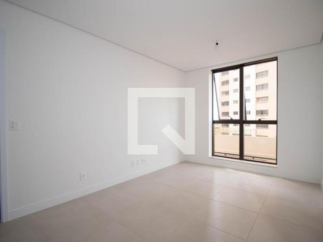 Apartamento venda em Região Geográfica Imediata do Distrito Federal, Região Integrada de Desenvolvimento do Distrito Federal e Entorno