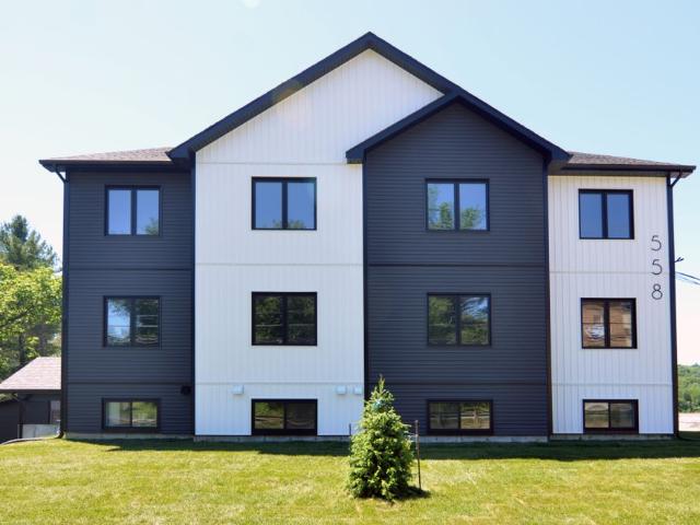 Apartment for rent in Le Val-saint-françois, Quebec