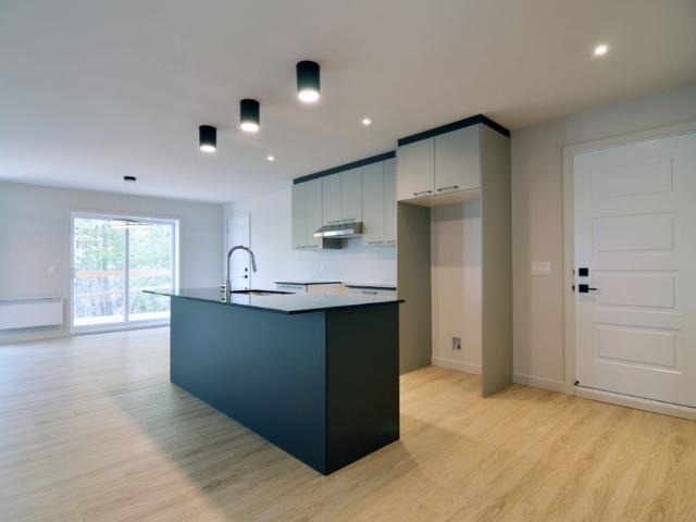 Apartment for rent in Le Haut-saint-françois, Quebec