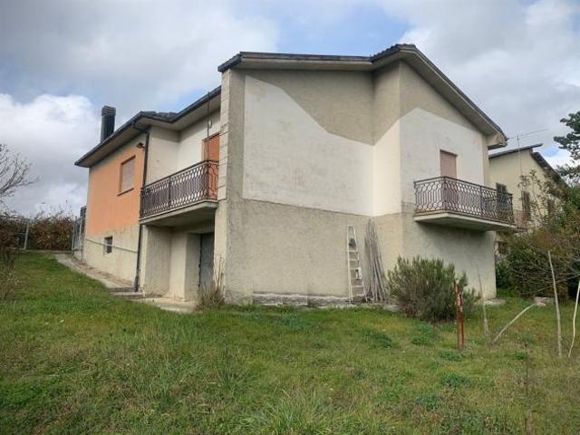 Villa Indipendente in vendita a Tagliacozzo, Abruzzo