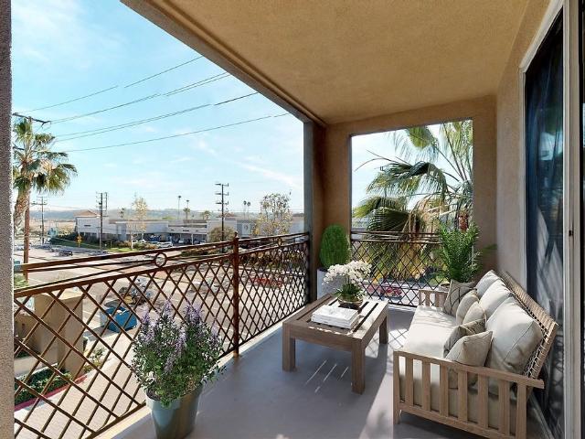 Apartment for rent in Canoga Park, California