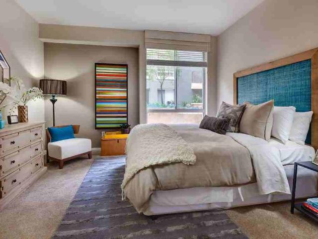 Apartment for rent in Canoga Park, California