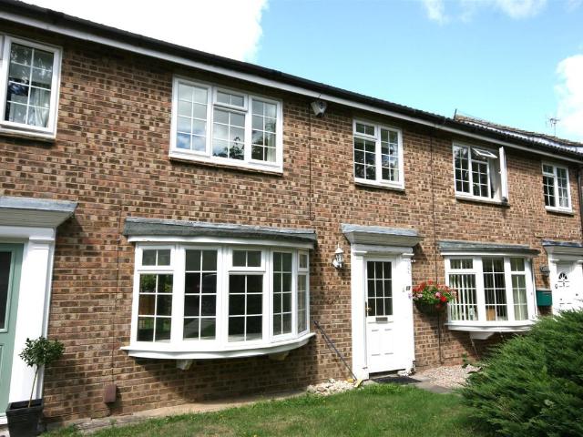 Apartment for rent in Pachesham Park, Surrey