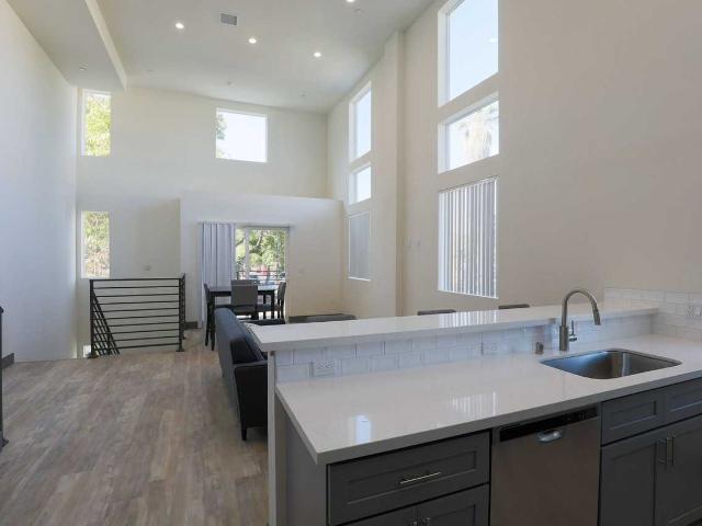 Apartment for rent in Canoga Park, California
