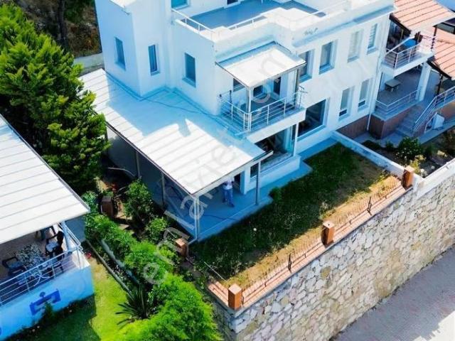 Karaburun, İzmir içerisinde kiralık Villa