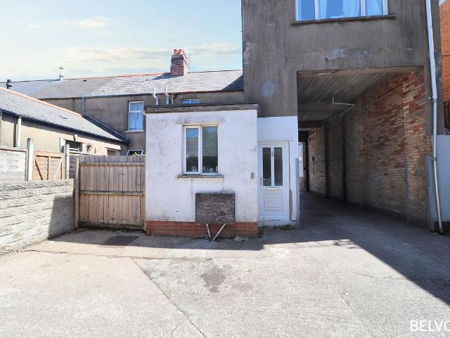 Apartment for rent in Plasnewydd, Falcon Lodge