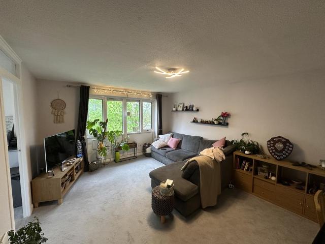 Apartment for rent in Maylands, Pouchen End