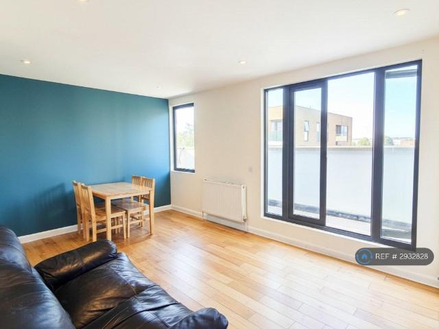 Apartment for rent in London Borough of Ealing, Hanwell