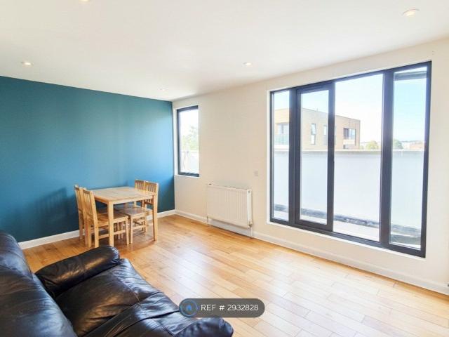 Apartment for rent in London Borough of Ealing, Hanwell
