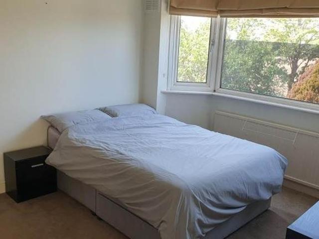 Room for rent in London Borough of Merton, Greater London