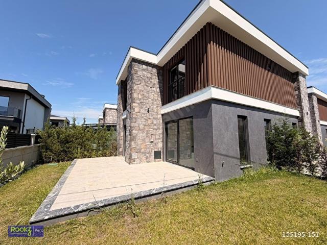 Aralık Mahallesi, Serdivan içerisinde satılık Villa
