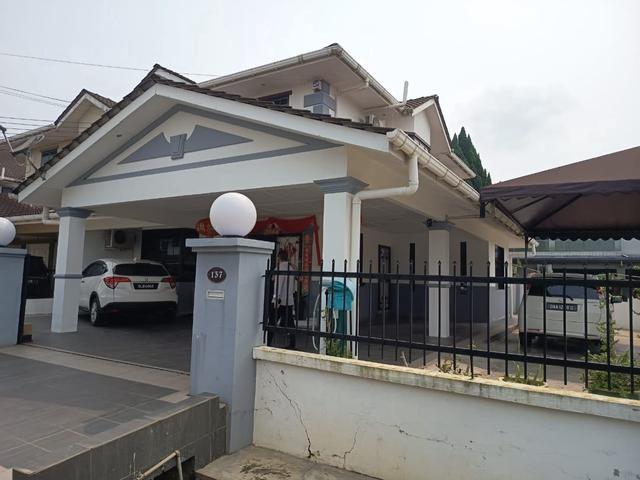 Residential House for sale in Kuching, Bahagian Kuching