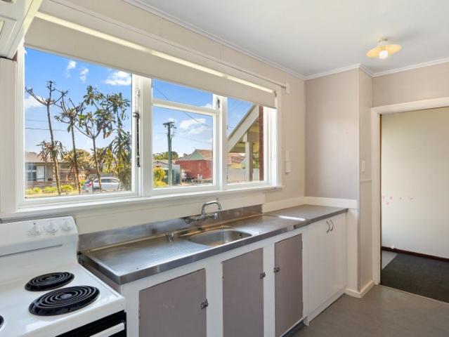 House for rent in Chaslands, Canterbury