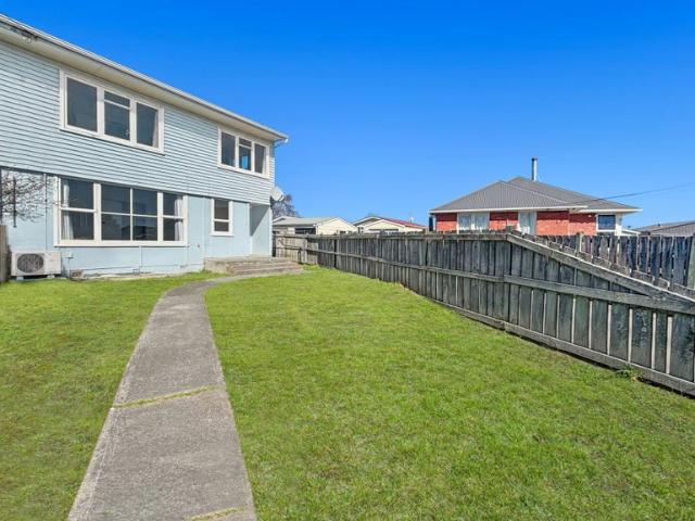 Apartment for rent in Chaslands, Canterbury